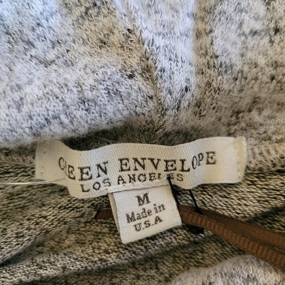 NWT Green Envelope Los Angeles Gray Sweater M - Picture 3 of 9